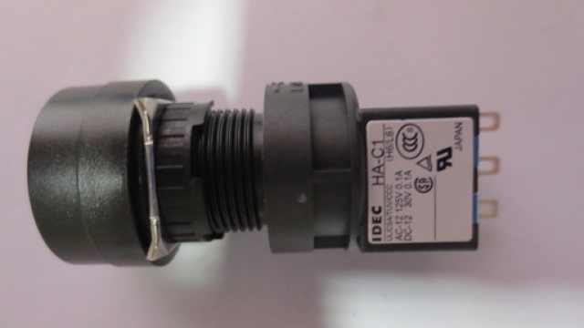 Push Button Switch